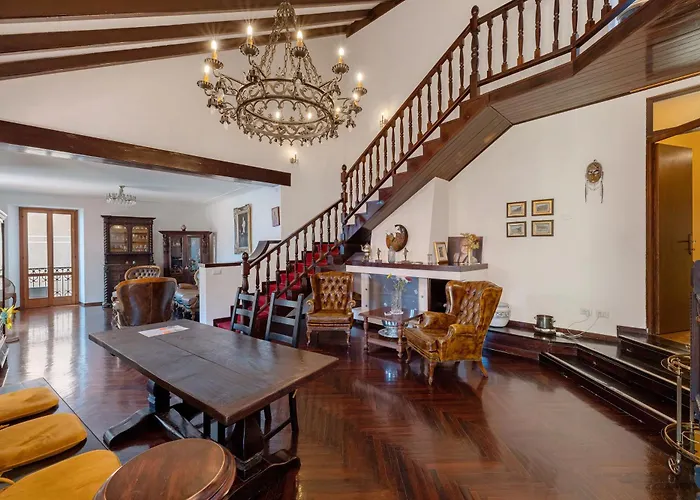 Very Elegant Historic F2 Daire *
